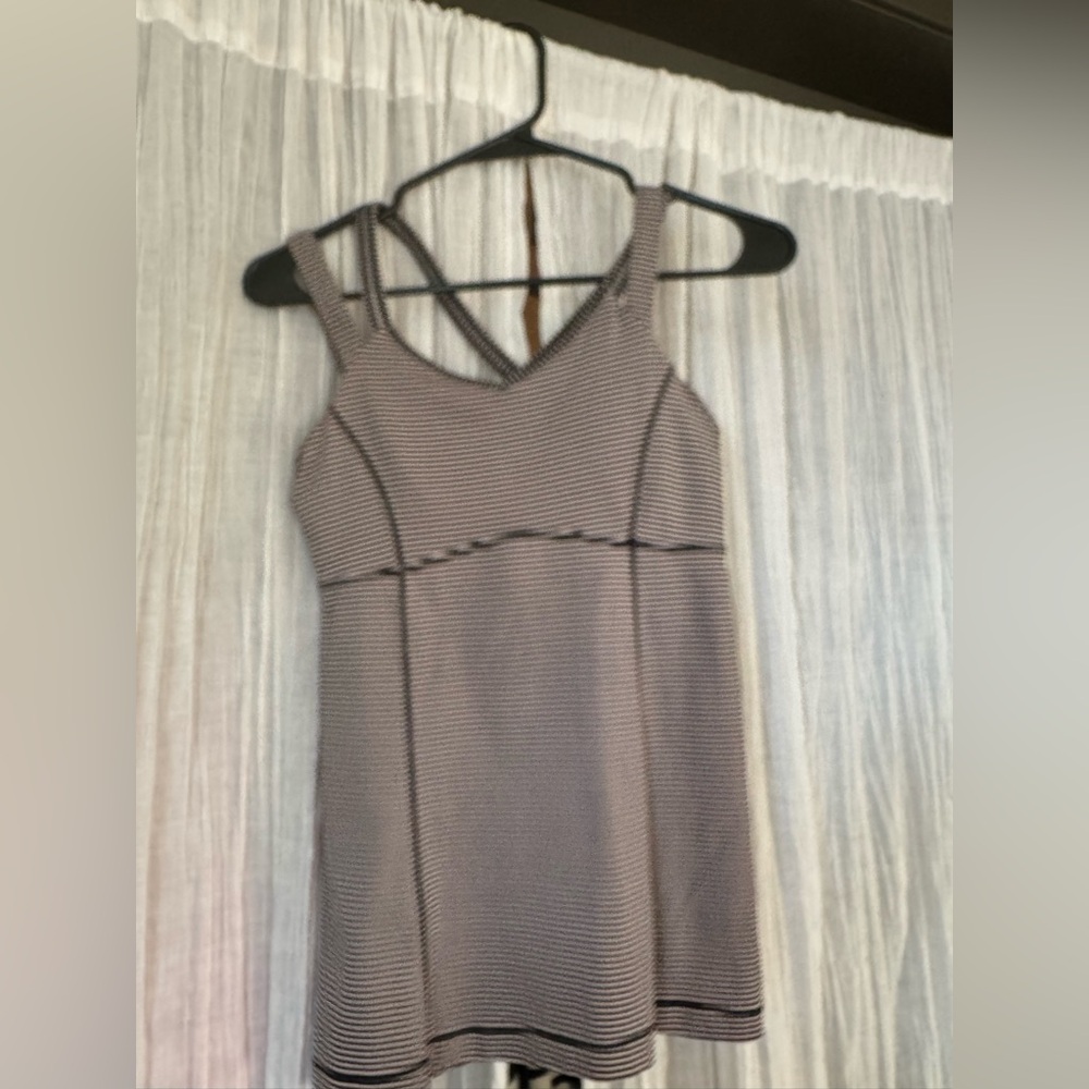 Women’s Lululemon Tank